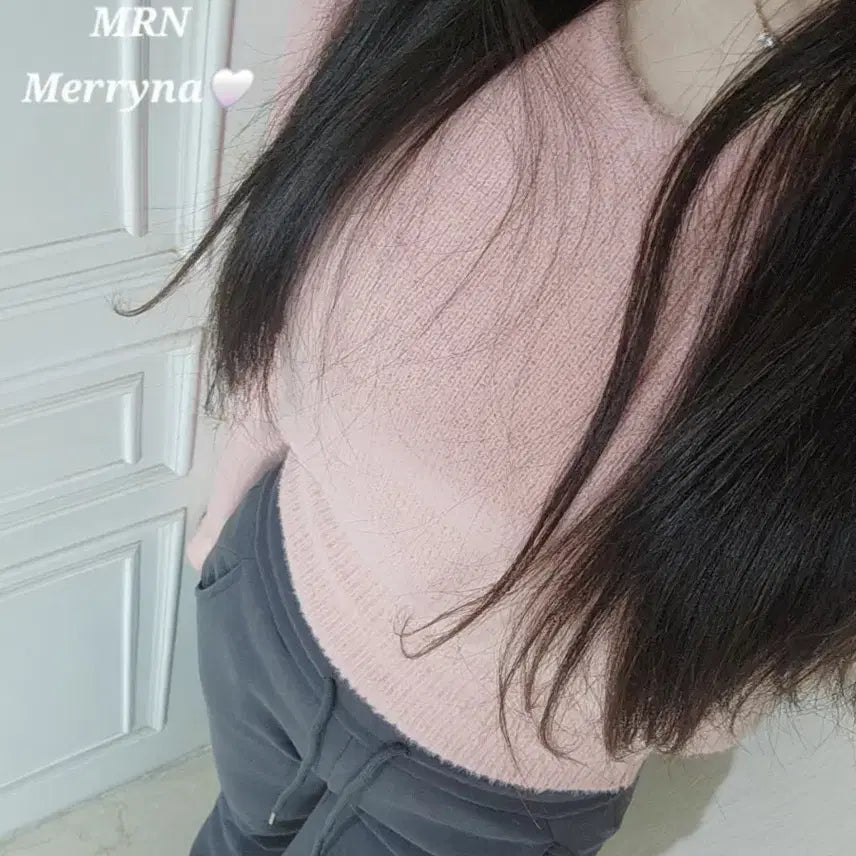 [SOLD OUT] (빠른배송/허리라인) 부드러운 촉감 브이 앙고라 니트