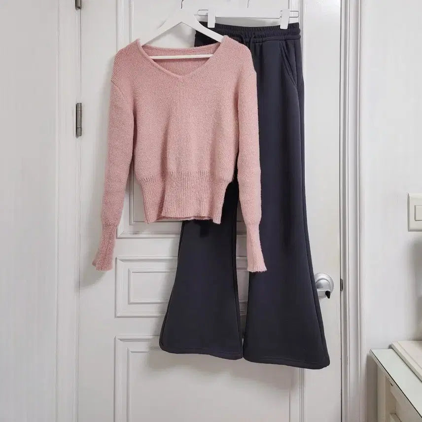 [SOLD OUT] (빠른배송/허리라인) 부드러운 촉감 브이 앙고라 니트