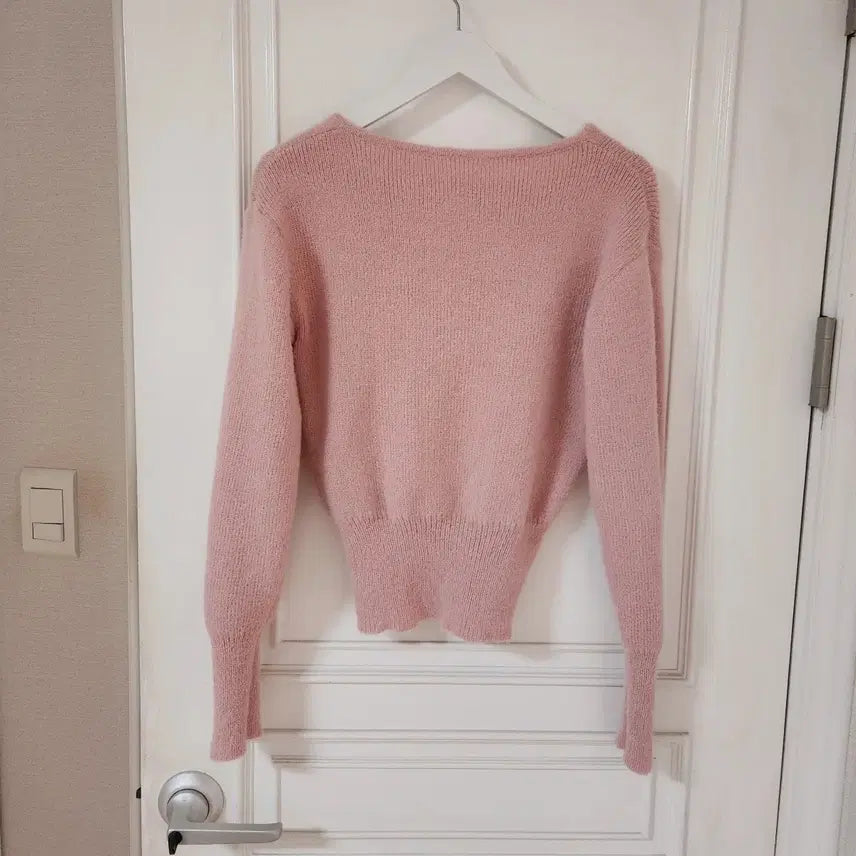 [SOLD OUT] (빠른배송/허리라인) 부드러운 촉감 브이 앙고라 니트