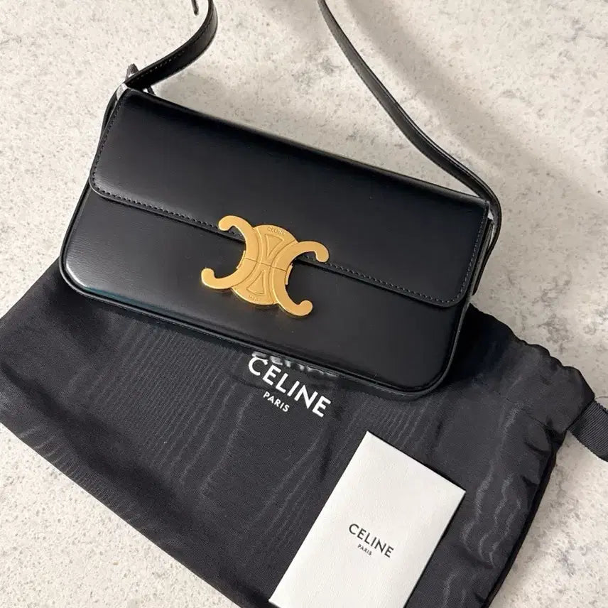 [BUNJANG] Celine Claude Shoulder Bag Black / 셀린느 클로드 숄더백 블랙
