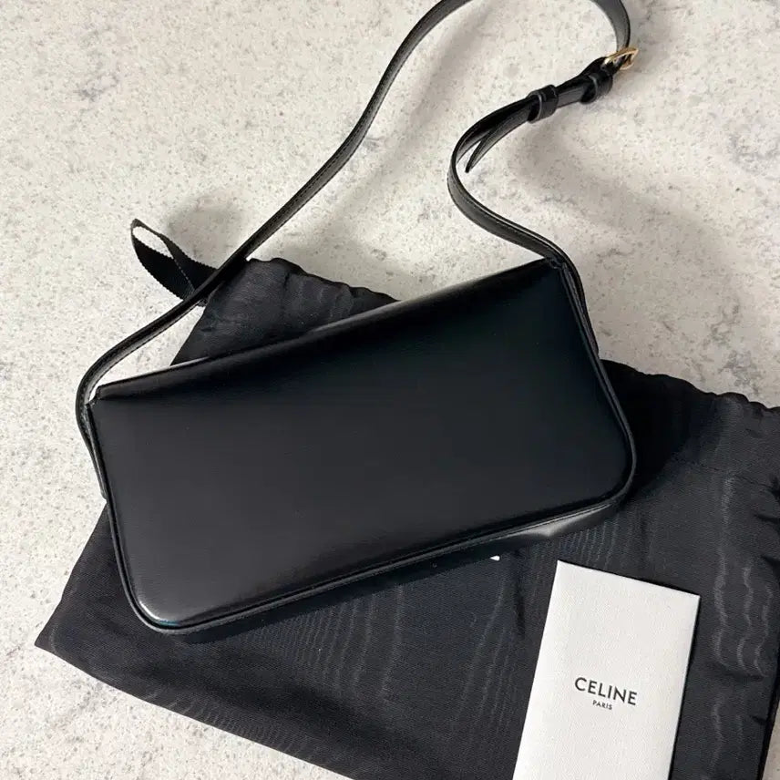 [BUNJANG] Celine Claude Shoulder Bag Black / 셀린느 클로드 숄더백 블랙