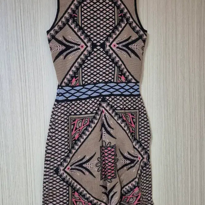 [BUNJANG] Sleeveless Knit Dress with Ethnic Pattern / 나시 니트 원피스