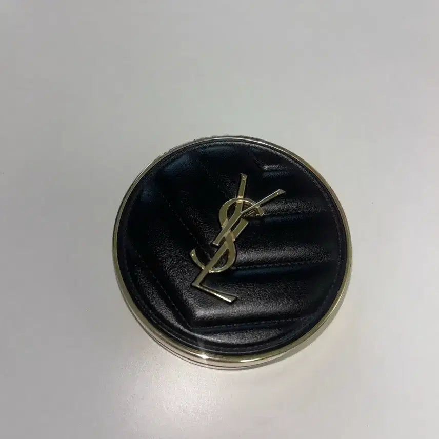 [BUNJANG] Yves Saint Laurent Cushion Case / 입생로랑 쿠션 케이스