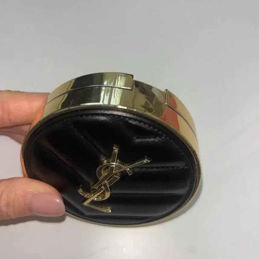 [BUNJANG] Yves Saint Laurent Cushion Case / 입생로랑 쿠션 케이스