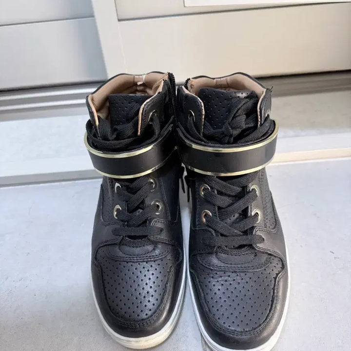 [SOLD OUT] ALDO 알도 블랙 하이탑 스니커즈 220