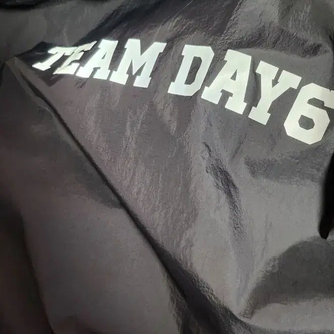 [BUNJANG] Day6 Windbreaker / 데이식스 팀데식 바람막이