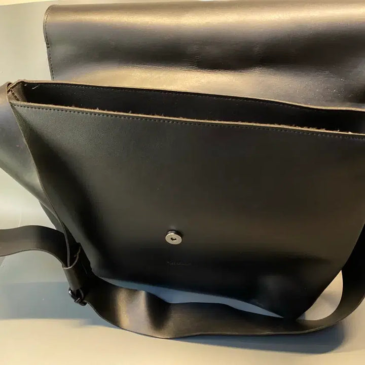 [BUNJANG] Lafarge Store Messenger Bag Black / 라퍼지 스토어 메신저백 블랙