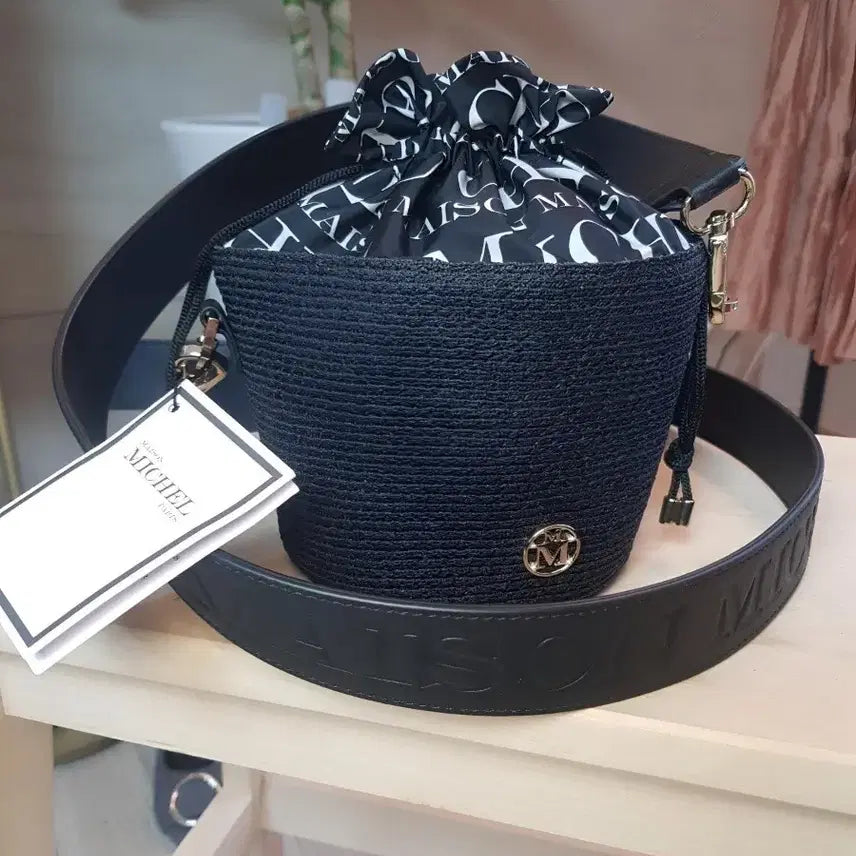 [BUNJANG] Maison Michel Barbara Bucket Bag / 메종미쉘 바바라 버킷백  스테디셀러 새상품