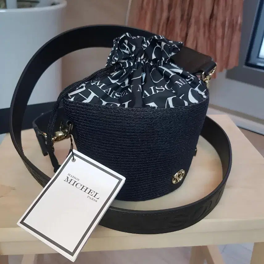 [BUNJANG] Maison Michel Barbara Bucket Bag / 메종미쉘 바바라 버킷백  스테디셀러 새상품