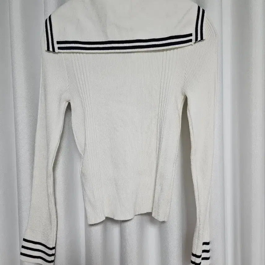 [BUNJANG] Suzy Guess Ribbed Collar T-shirt / 수지 게스 카라 골지티