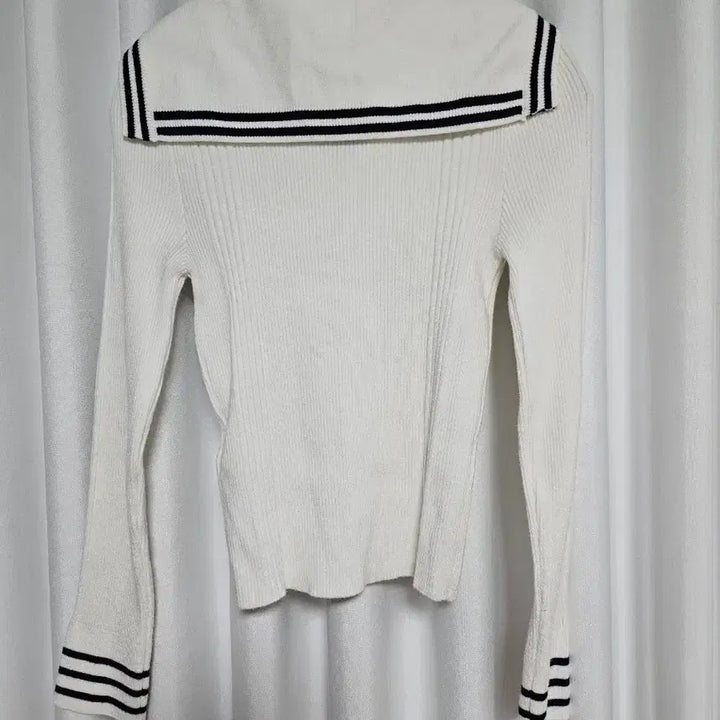[BUNJANG] Suzy Guess Ribbed Collar T-shirt / 수지 게스 카라 골지티