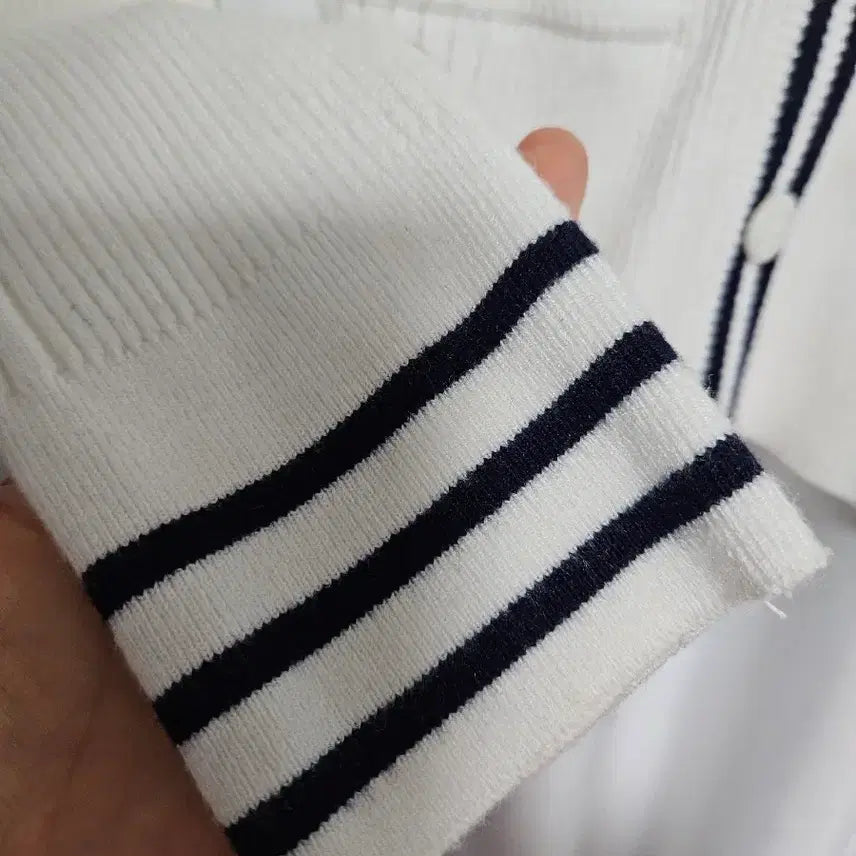 [BUNJANG] Suzy Guess Ribbed Collar T-shirt / 수지 게스 카라 골지티