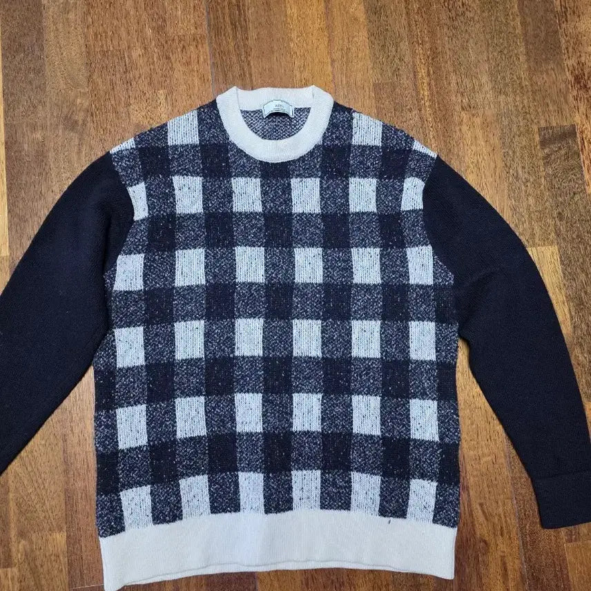 [BUNJANG] Ami Check Pattern Knit Black / Ami 체크 패턴 니트 블랙