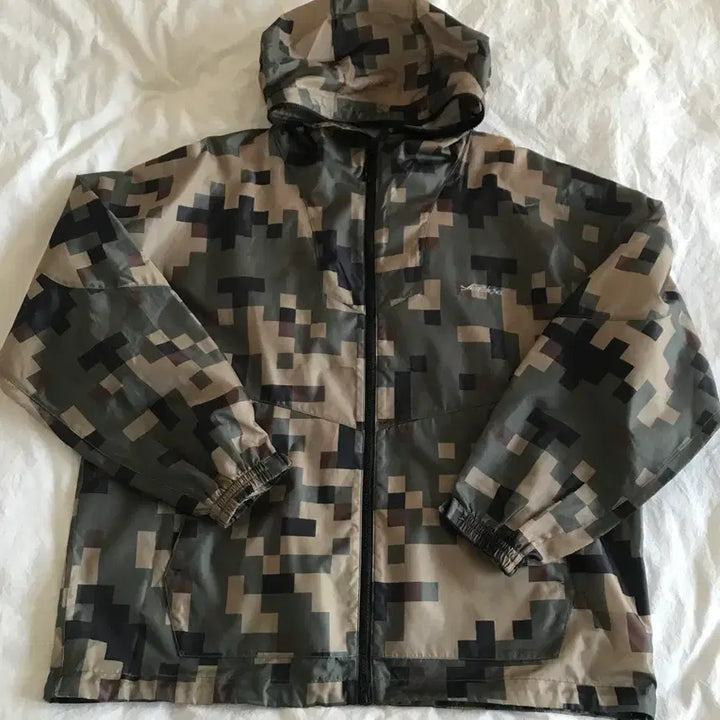 [BUNJANG] Yes I See Camo Windbreaker / 예스아이씨 카모 윈드브레이커