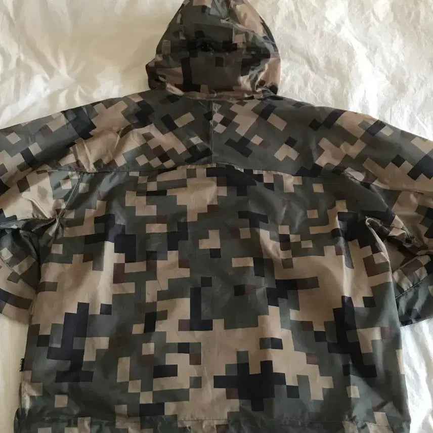 [BUNJANG] Yes I See Camo Windbreaker / 예스아이씨 카모 윈드브레이커