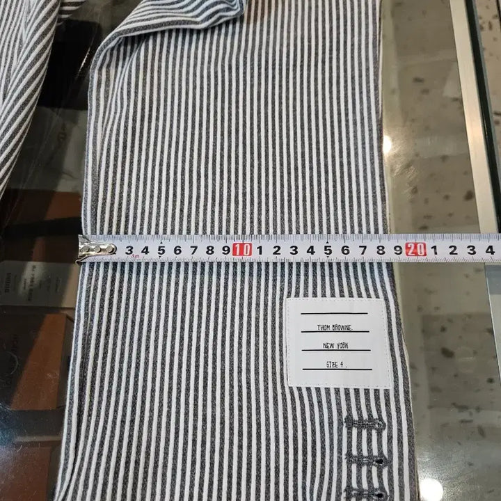[BUNJANG] Thom Browne Seersucker Striped Pants / [정품/새상품급/4사이즈/신형] 톰브라운 시어서커 스트라이프 팬츠 바지