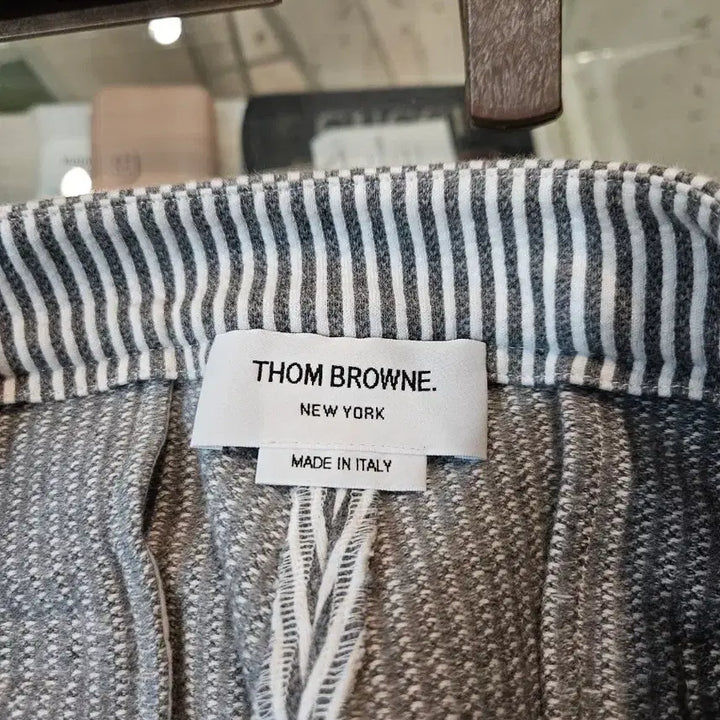 [BUNJANG] Thom Browne Seersucker Striped Pants / [정품/새상품급/4사이즈/신형] 톰브라운 시어서커 스트라이프 팬츠 바지