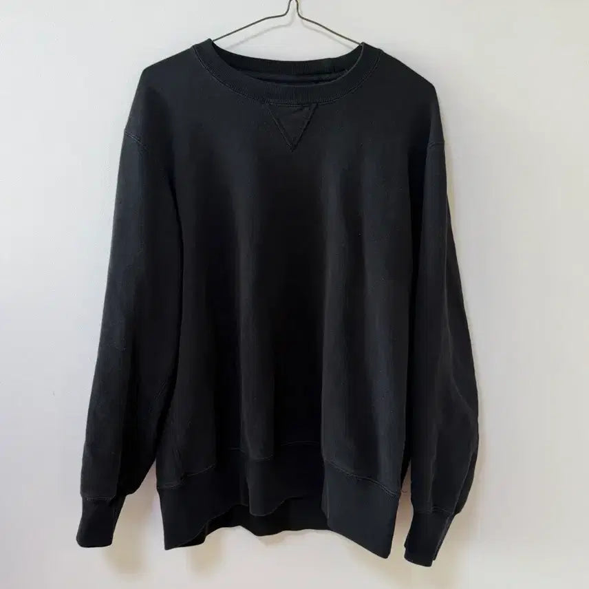 [BUNJANG] Uniqlo Black Sweatshirt L / 유니클로 검정 맨투맨 L