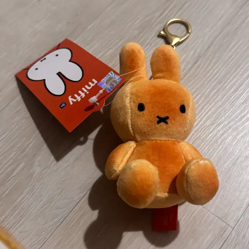 [BUNJANG] Miffy Baked Bread Keychain / 미피 구운빵 키링