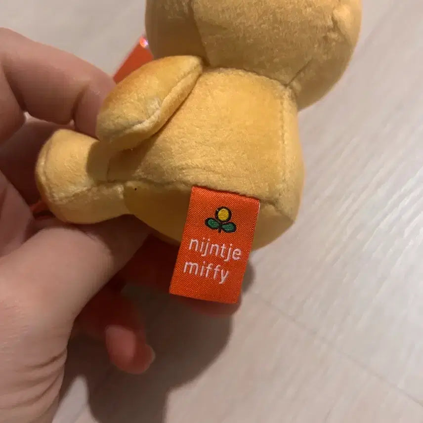 [BUNJANG] Miffy Baked Bread Keychain / 미피 구운빵 키링