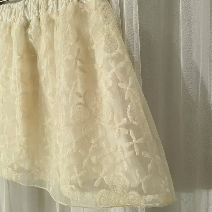 [SOLD OUT] 아이보리 크림 크로셰 크로쉐 꽃 플라워 레이스 시스루 미니 스커트