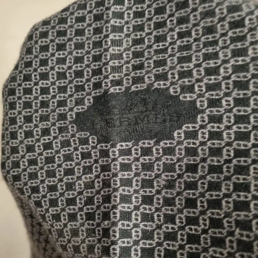 [BUNJANG] Hermes Scarf Gray Chain Pattern / 에르메스 스카프 회색 체인 패턴