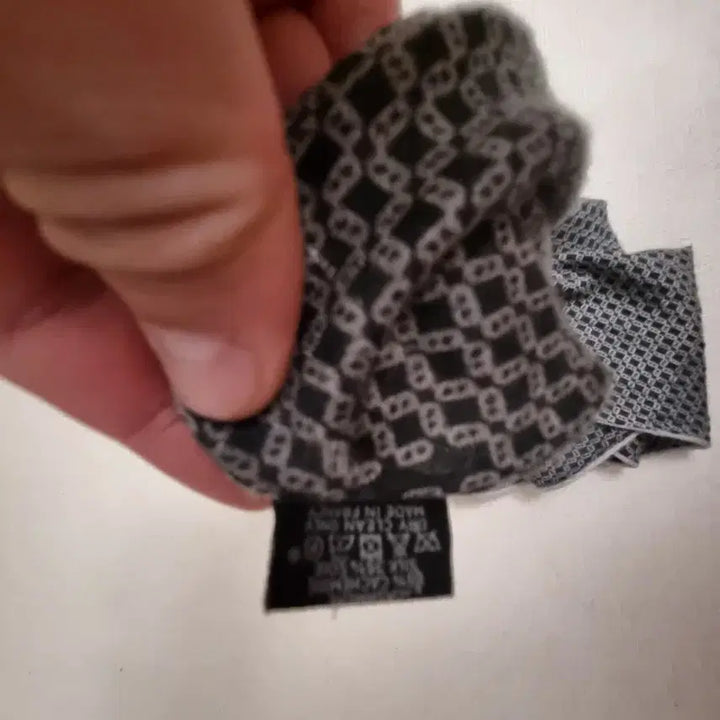 [BUNJANG] Hermes Scarf Gray Chain Pattern / 에르메스 스카프 회색 체인 패턴