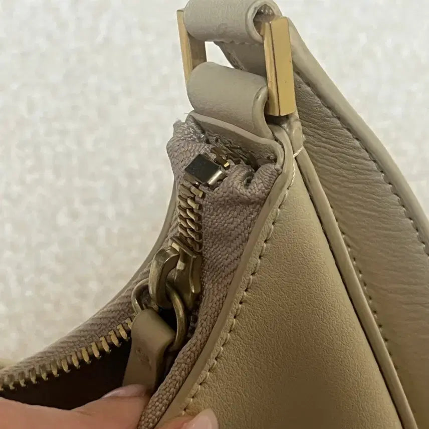 [BUNJANG] Ostkaka Knut Angora Bag / 오스트카카 크누트 앙고라백