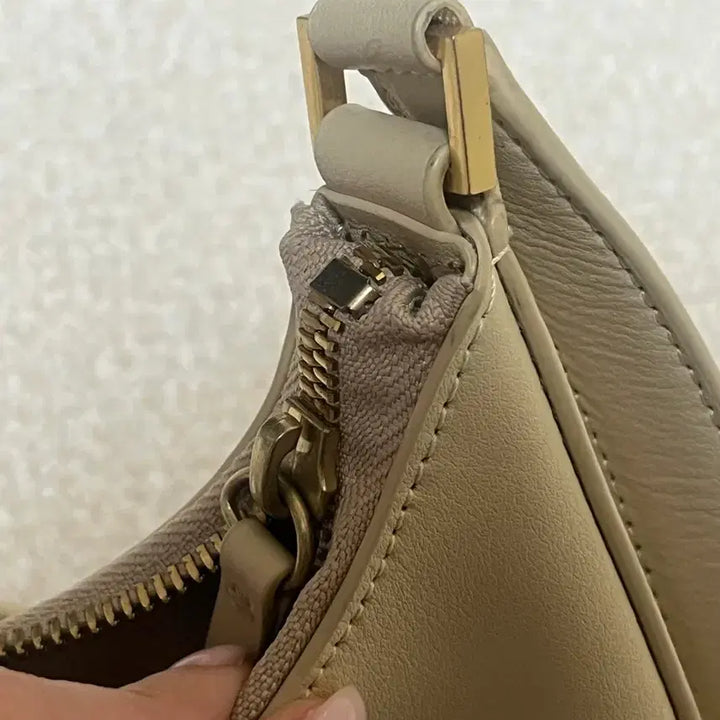 [BUNJANG] Ostkaka Knut Angora Bag / 오스트카카 크누트 앙고라백