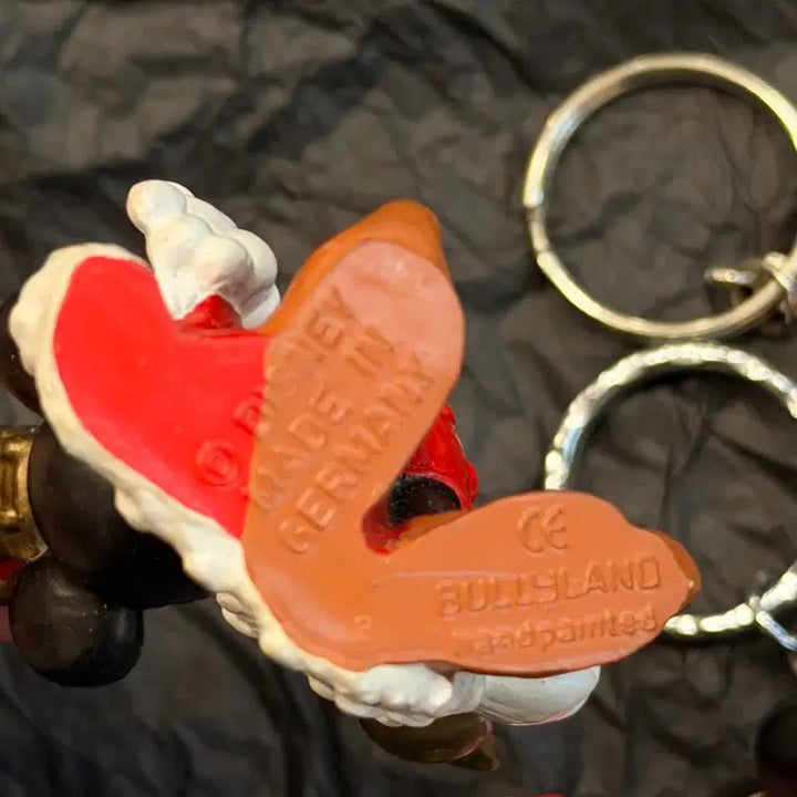 [BUNJANG] Disney Mickey Mouse King Figure Keychain / 디즈니 미키마우스 킹 키링 미키 왕 피규어 빈티지 소품 열쇠고리 왕관
