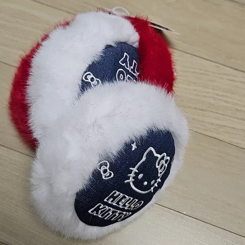 [BUNJANG] Hello Kitty Jean Earmuffs / 헬로키티 퍼 귀마개 Jean 스타일
