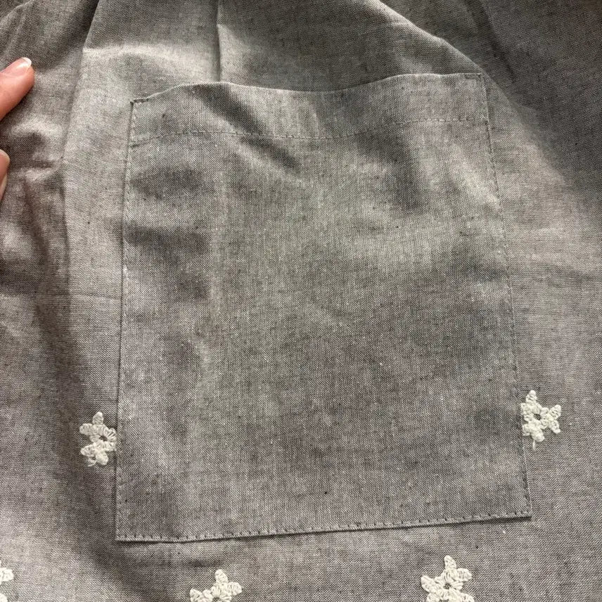 [BUNJANG] Handmade Gray Lace Apron / 핸드메이드 자수 레이스 에이프런 그레이 앞치마