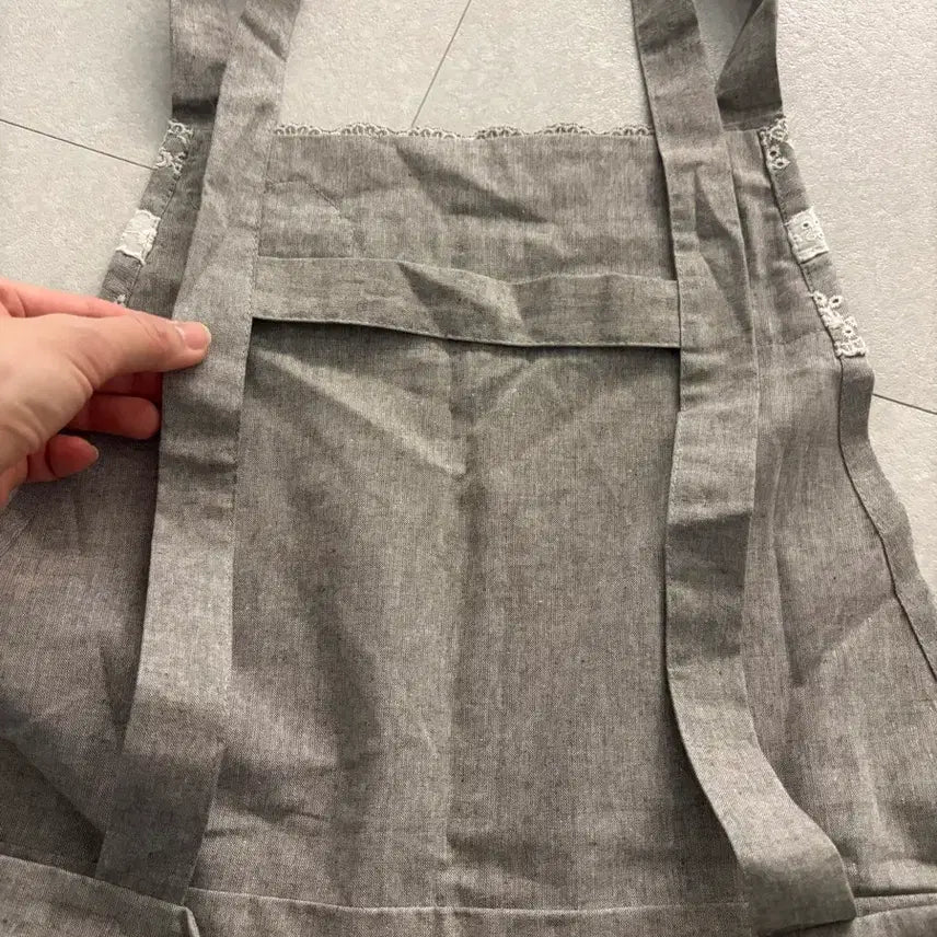 [BUNJANG] Handmade Gray Lace Apron / 핸드메이드 자수 레이스 에이프런 그레이 앞치마