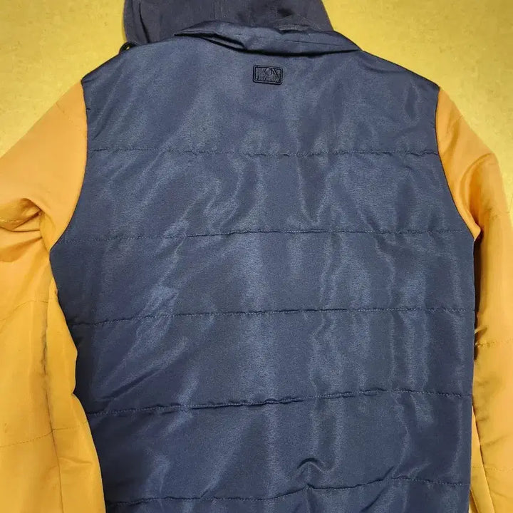 [BUNJANG] MLB New York Yankees Hooded Padded Baseball Jacket (Size 100) / MLB 뉴욕 양키스 후드 패딩 야구점퍼 100