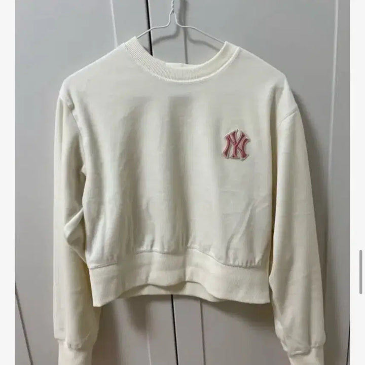 [SOLD OUT] mlb 크롭 맨투맨