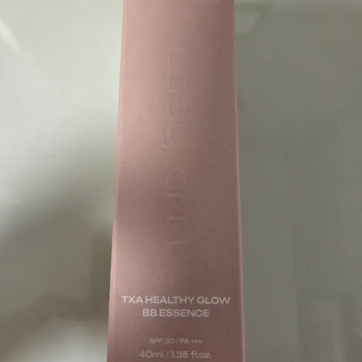 [BUNJANG] Logi Kim TXA Healthy Glow BB Essence (B01 Milk) / [새상품] 로지킴 TXA 헬시 글로우 비비 에센스 (B01 밀크)