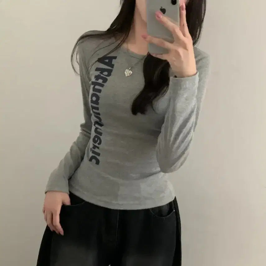 [BUNJANG] Avely Side Shirring Lettering Long Sleeve T-shirt / (새상품/원가판매) 에이블리 옆셔링 레터링 긴팔 티셔츠