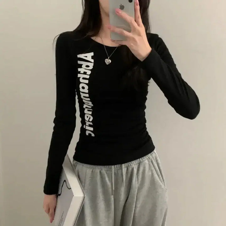[BUNJANG] Avely Side Shirring Lettering Long Sleeve T-shirt / (새상품/원가판매) 에이블리 옆셔링 레터링 긴팔 티셔츠