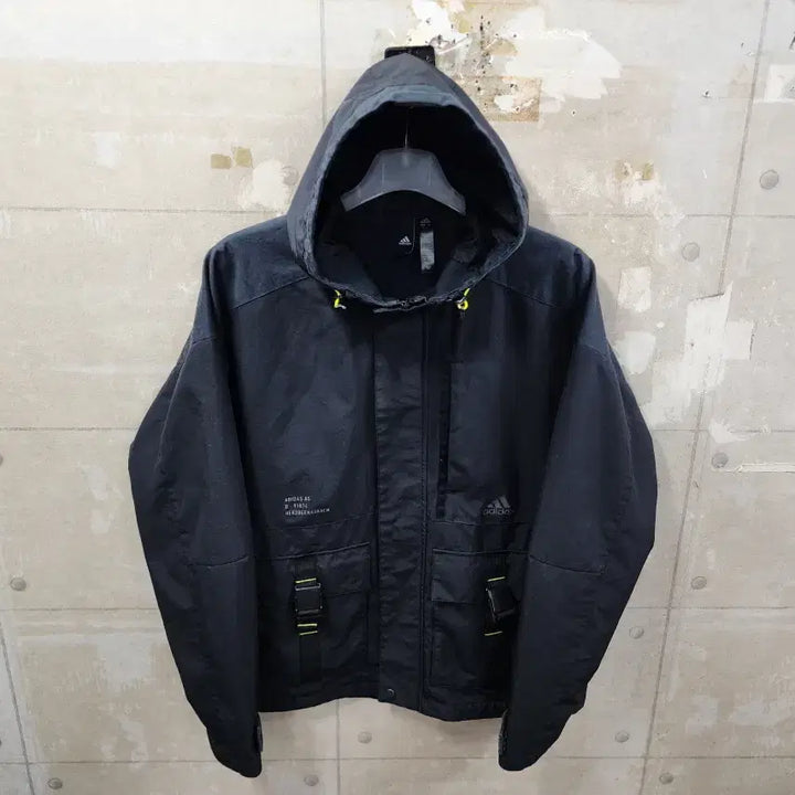 [SOLD OUT] 아디다스 남성 테크 우븐 백자켓 점퍼/100size/상태우수