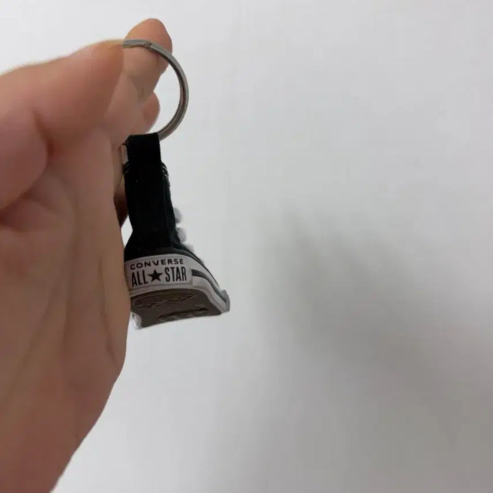[BUNJANG] Converse High Top Sneaker Keyring / 컨버스 블랙 하이 운동화 키링