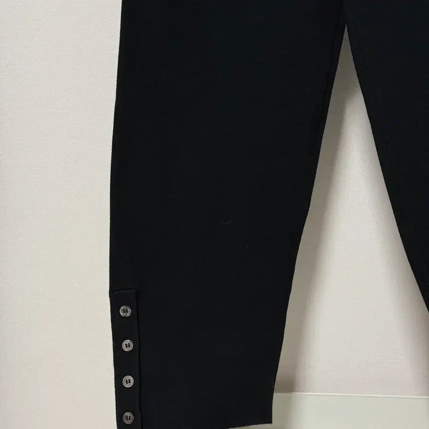 [BUNJANG] Wednesday Oasis Button Knit Pants Black / 웬즈데이오아시스 버튼 니트 팬츠 블랙 / 정상가89,800원