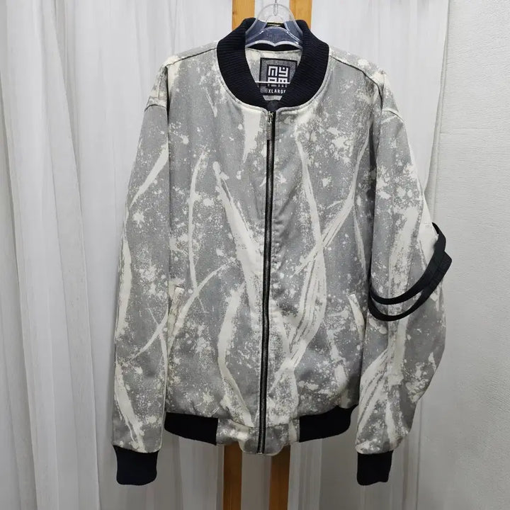 [BUNJANG] X-Large Souvenir Jacket / X-Large 스카잔 스타일 점퍼 자켓