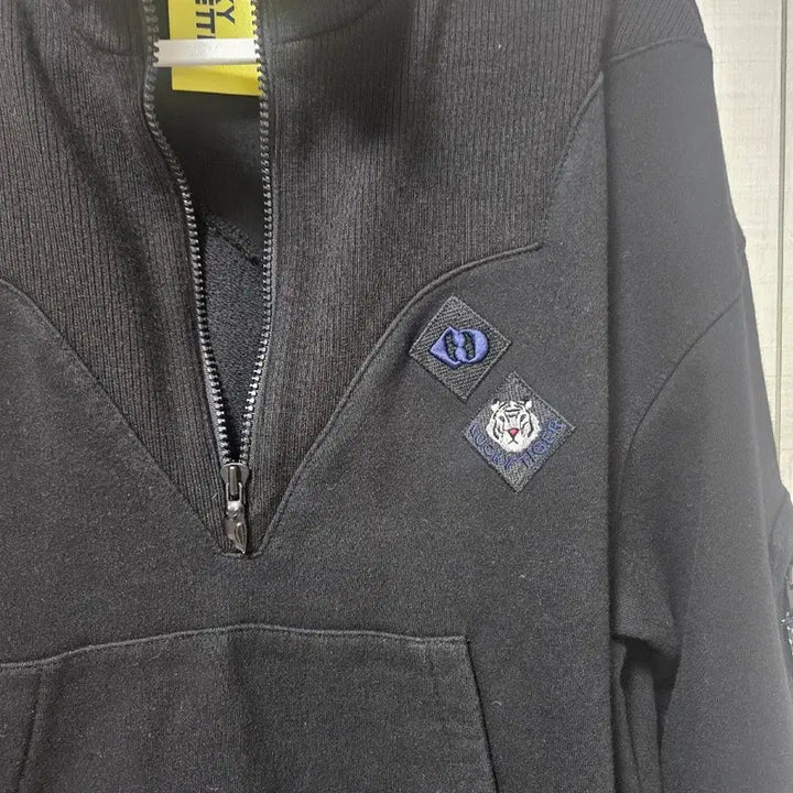 [BUNJANG] Lucky Chouette Half-Zip Black Sweatshirt / 럭키슈에뜨 블랙 하프집업 맨투맨