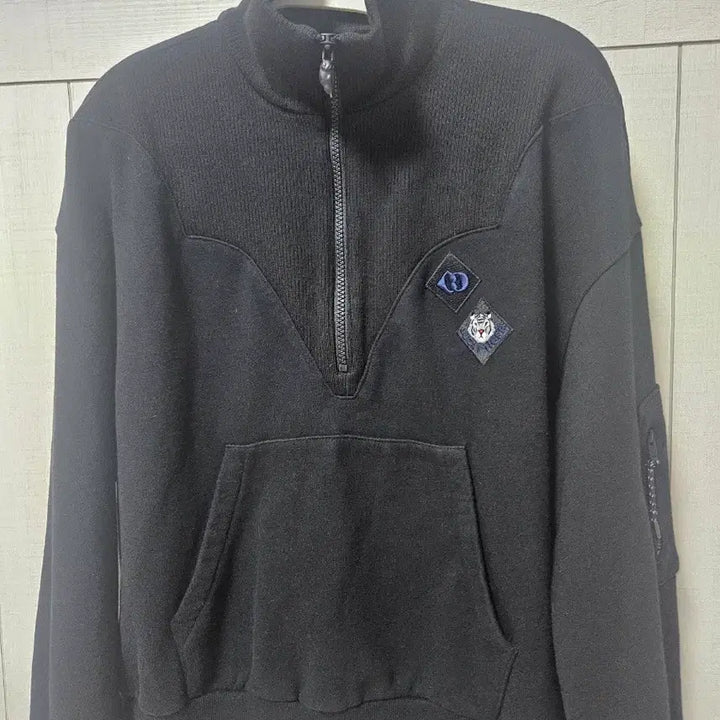 [BUNJANG] Lucky Chouette Half-Zip Black Sweatshirt / 럭키슈에뜨 블랙 하프집업 맨투맨