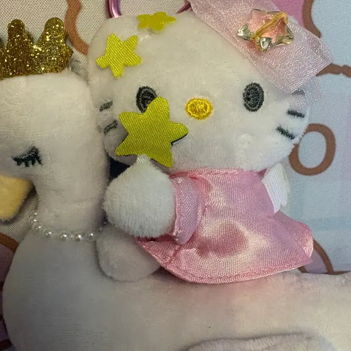 [BUNJANG] Sanrio Hello Kitty Swan Mascot Holder Keyring / 산리오 헬로키티 판타지 시리즈 스완 마스코트 홀더 키링 인형
