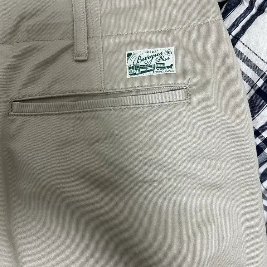 [BUNJANG] Burgus Plus 401Z Khaki Trousers / 버거스 플러스 401Z