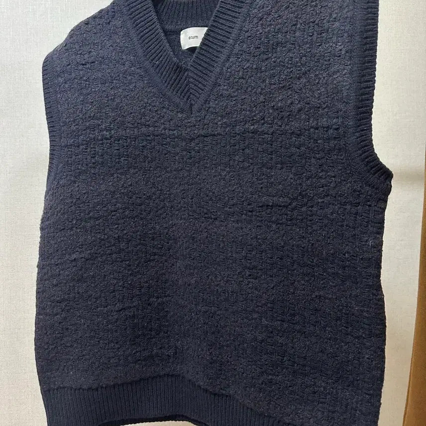 [BUNJANG] e:um V-Neck Knit Vest Navy / e:um 브이넥 니트 조끼 남색