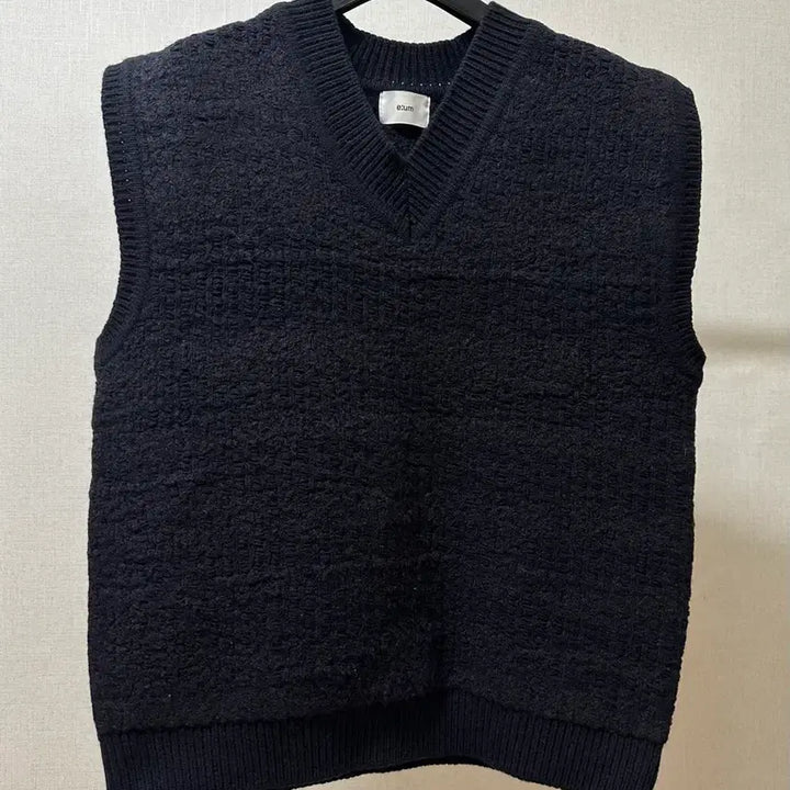 [BUNJANG] e:um V-Neck Knit Vest Navy / e:um 브이넥 니트 조끼 남색