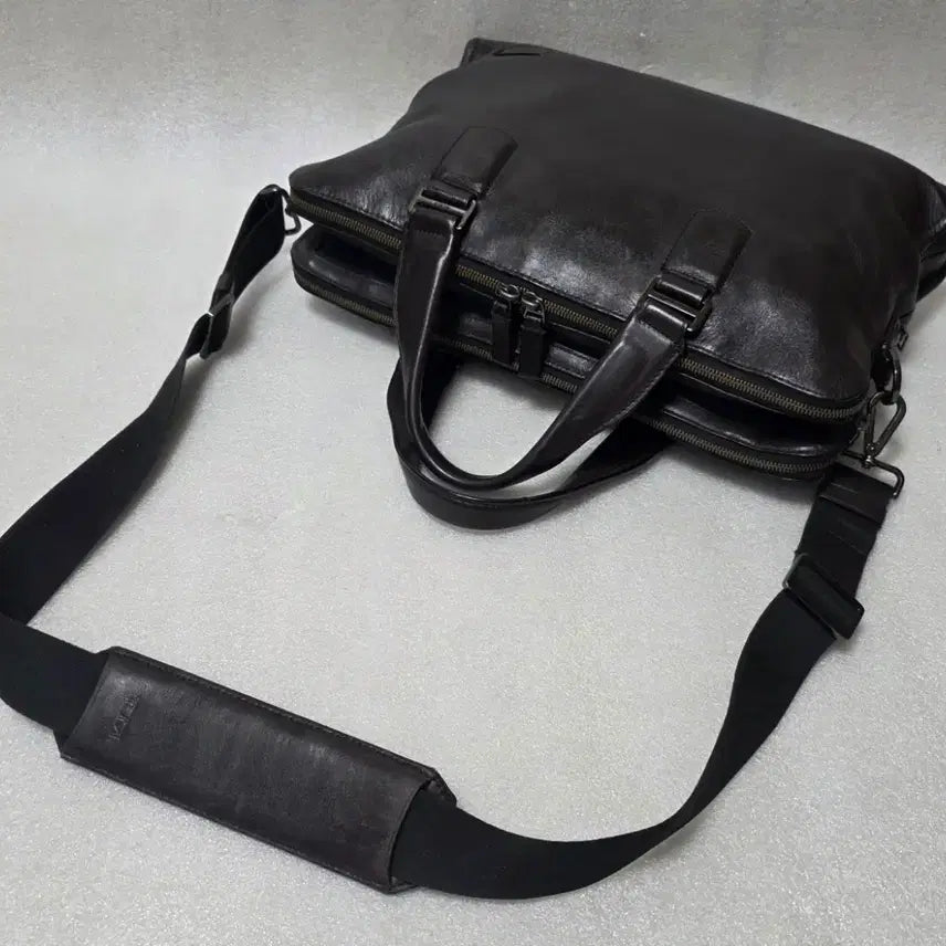 [BUNJANG] TUMI Harrison Seneca Slim Brief Leather Briefcase / 투미 TUMI 해리슨 세네카 슬림 브리프 63000B 가죽서류가방