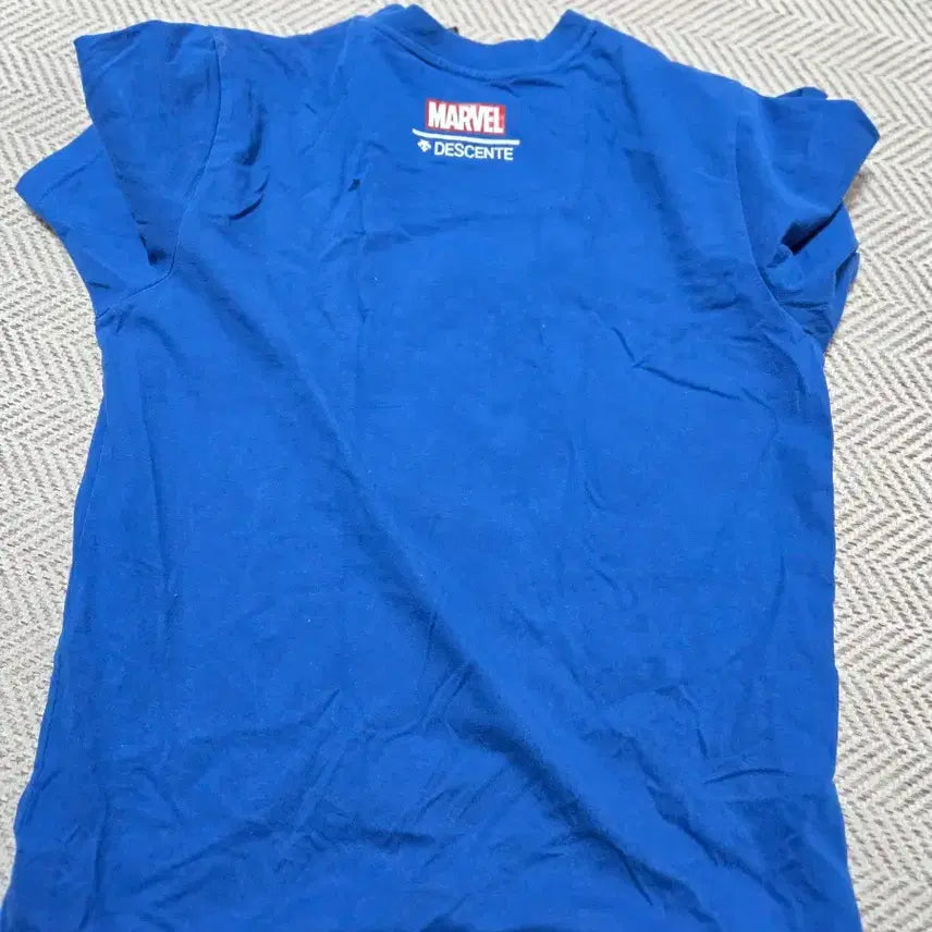[BUNJANG] Marvel DESCENTE Collaboration Short-Sleeve T-Shirt / 마블 DESCENTE 콜라보 반팔 티셔츠
